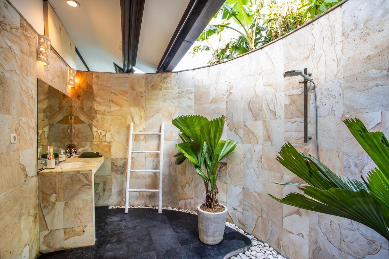 Villa Janitra Seminyak Exteriör bild