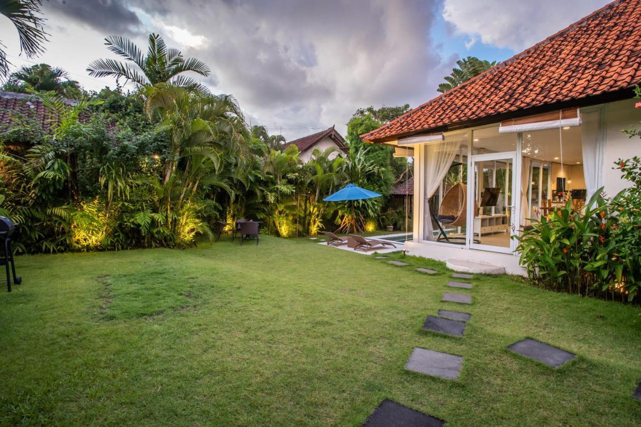 Villa Janitra Seminyak Exteriör bild