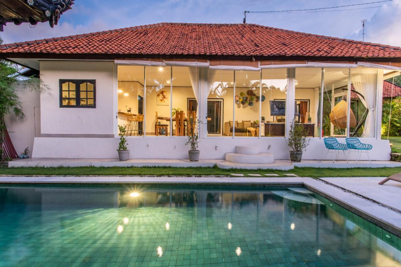 Villa Janitra Seminyak Exteriör bild